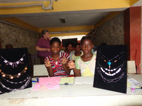 Dot and the team ladies gave a jewellery course.  